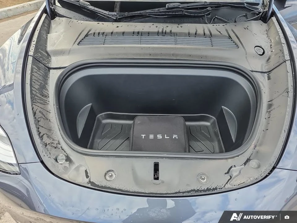 2022 Tesla Model Y - Image 17 of 19