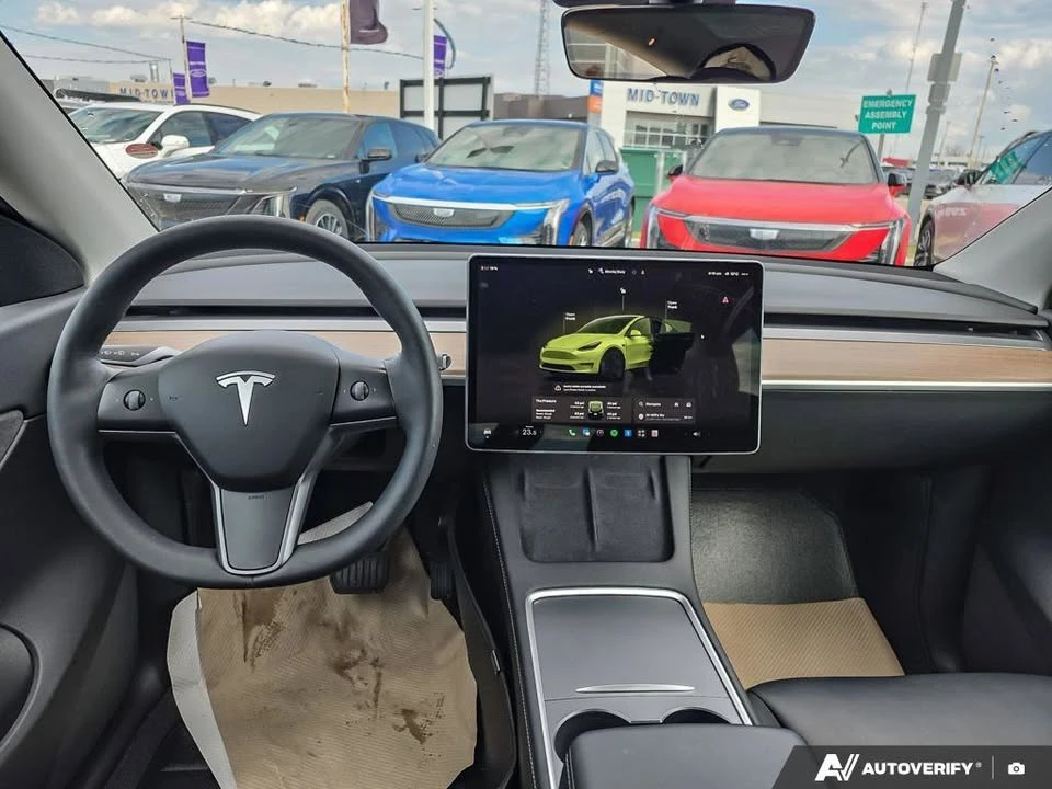 2022 Tesla Model Y - Image 10 of 19