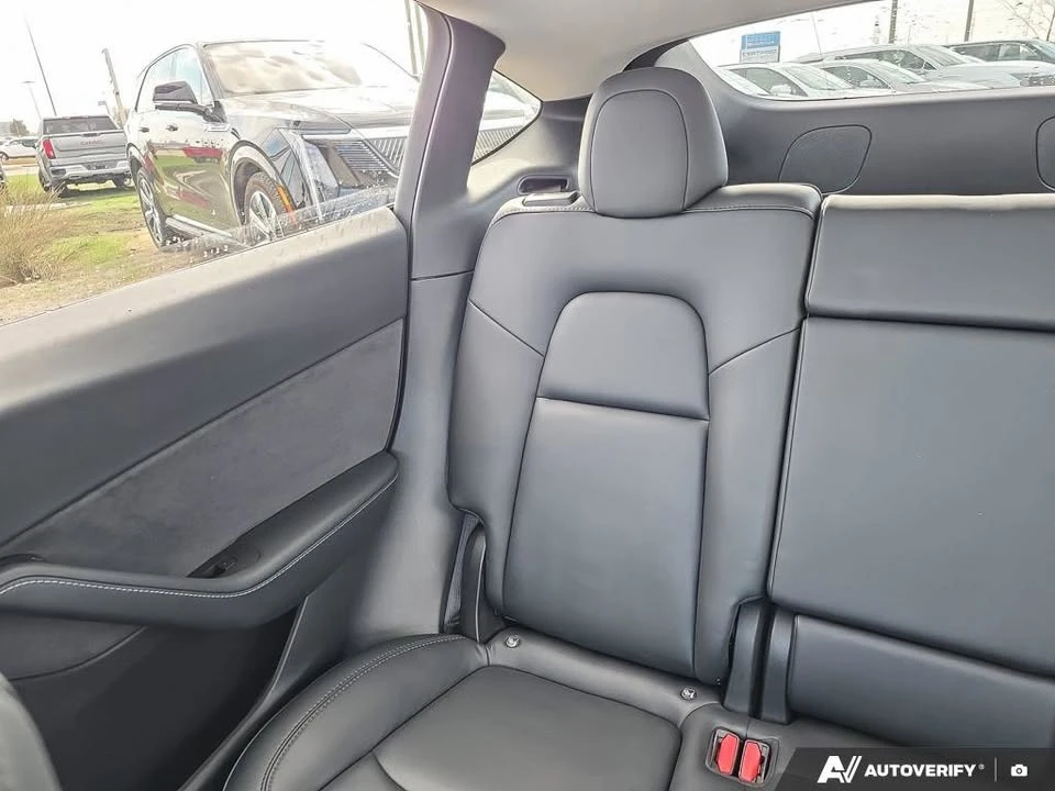 2022 Tesla Model Y - Image 12 of 19