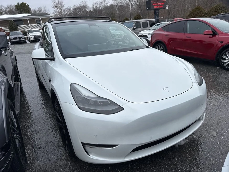 2022 Tesla Model Y - Image 2 of 5