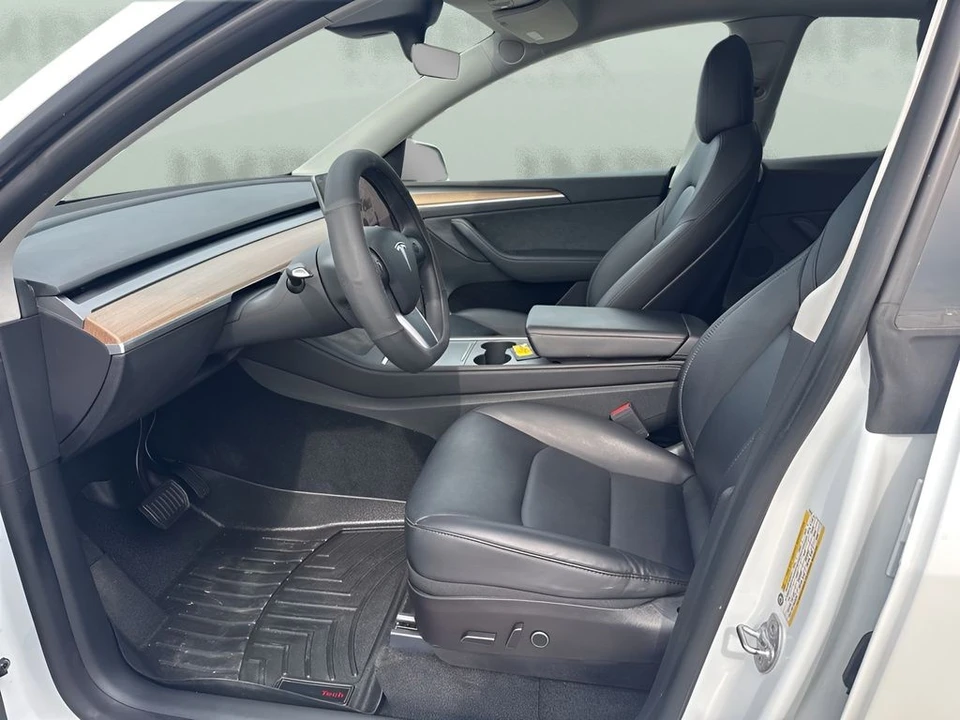 2022 Tesla Model Y - Image 9 of 21