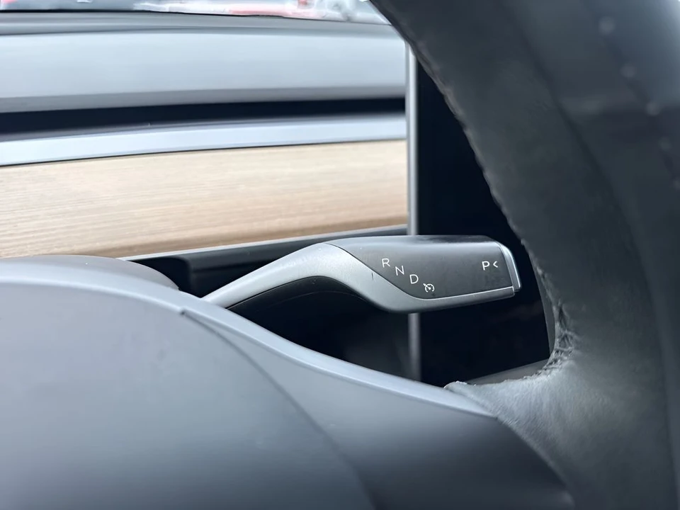 2022 Tesla Model Y - Image 17 of 21