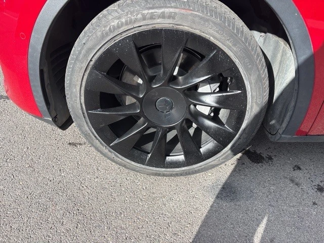 2022 Tesla Model Y - Image 9 of 10