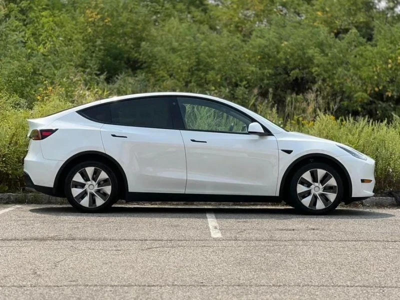 2022 Tesla Model Y - Image 12 of 12