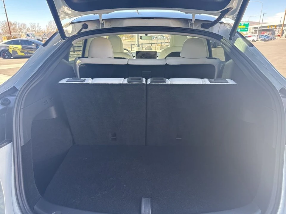 2022 Tesla Model Y - Image 18 of 21