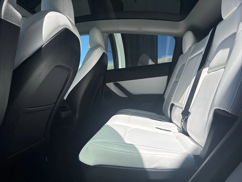 2022 Tesla Model Y - Image 16 of 21