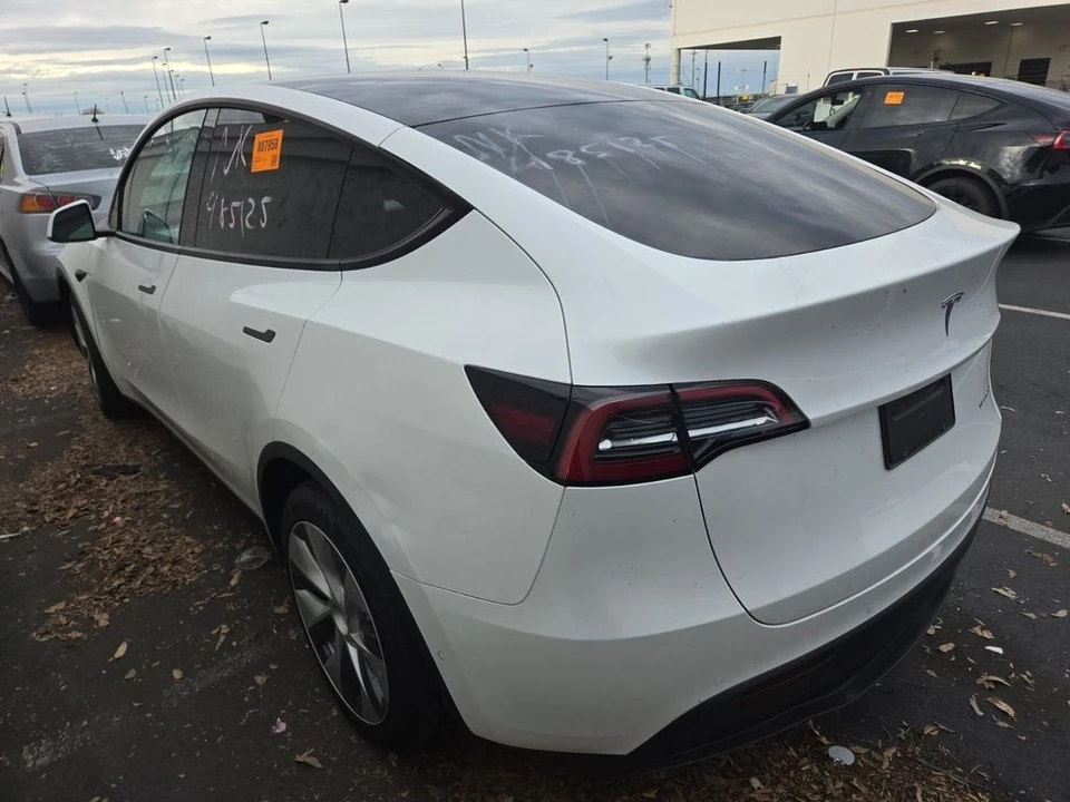 2022 Tesla Model Y - Image 3 of 6