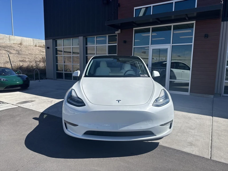 2022 Tesla Model Y - Image 3 of 21