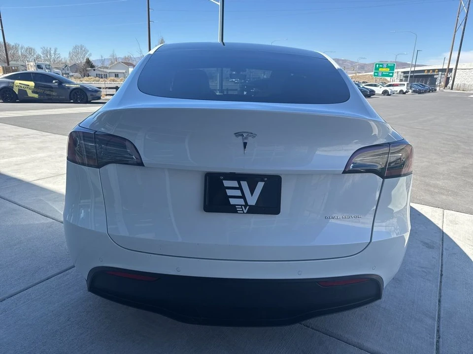 2022 Tesla Model Y - Image 7 of 21