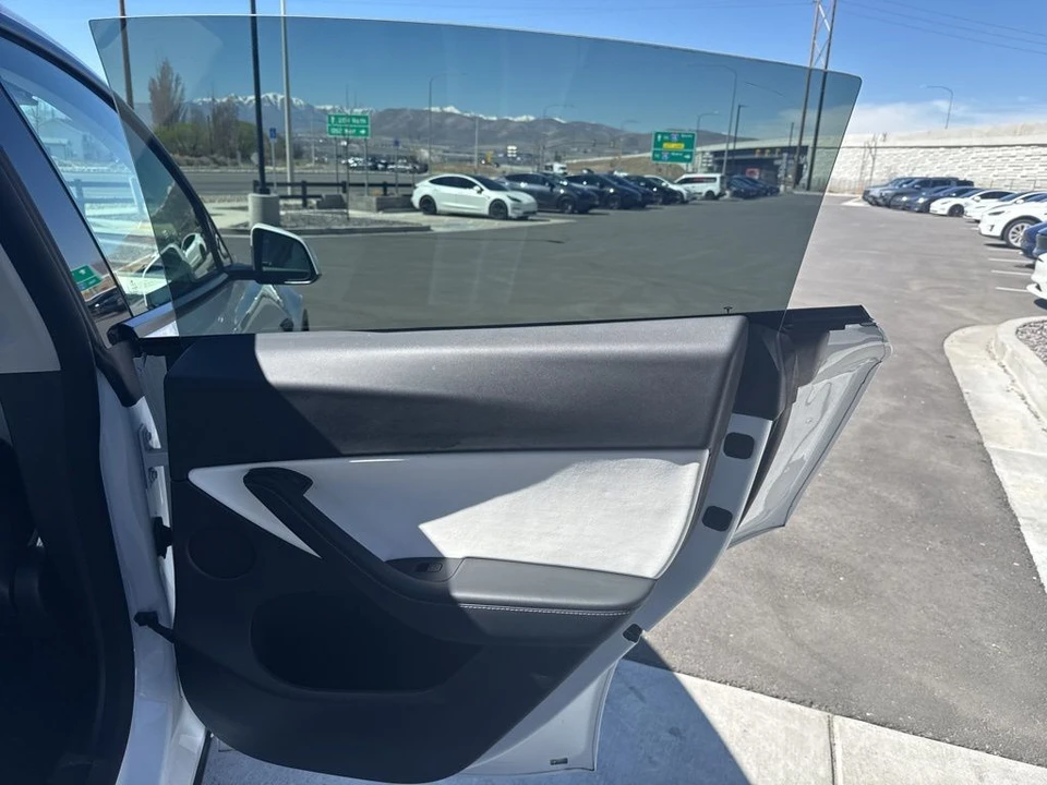 2022 Tesla Model Y - Image 20 of 21