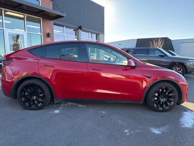 2022 Tesla Model Y - Image 9 of 21