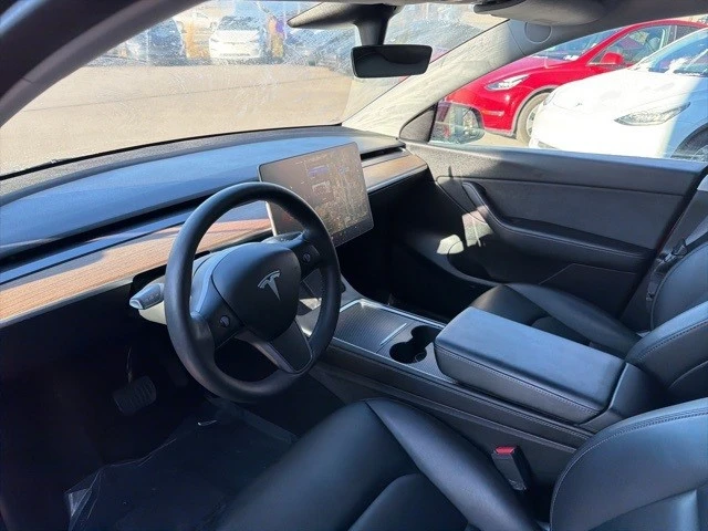 2022 Tesla Model Y - Image 11 of 21