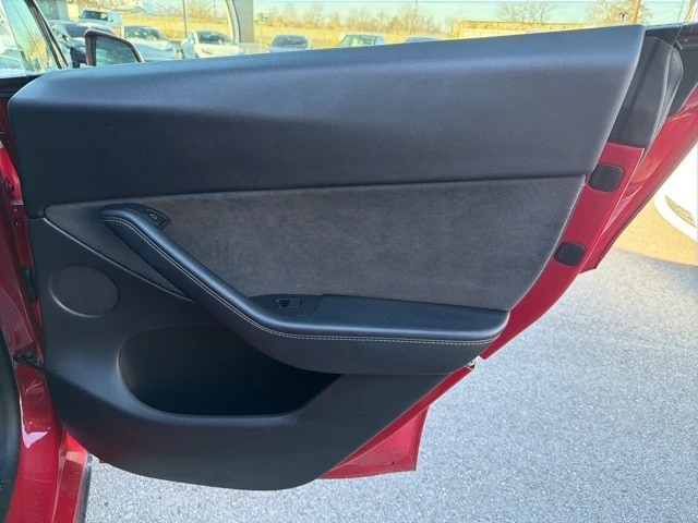 2022 Tesla Model Y - Image 17 of 21