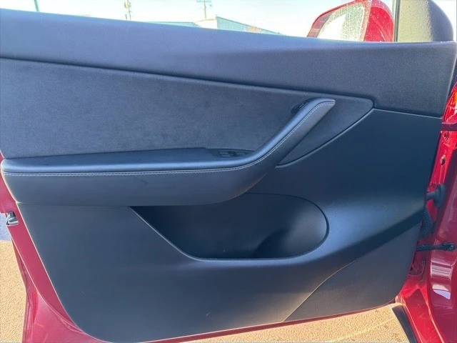 2022 Tesla Model Y - Image 10 of 21