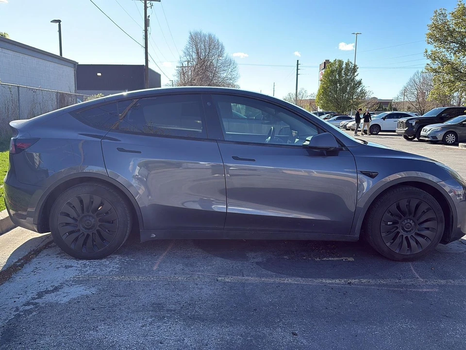 2022 Tesla Model Y - Image 4 of 5