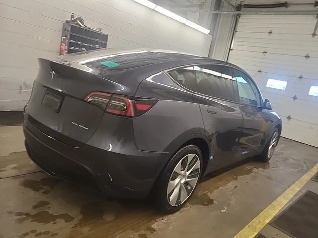 2022 Tesla Model Y - Image 4 of 7