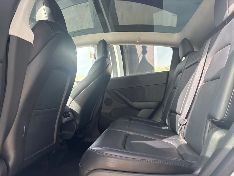 2022 Tesla Model Y - Image 16 of 21
