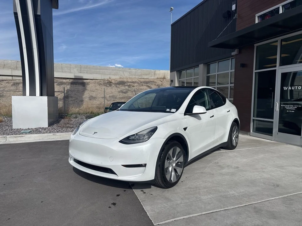 2022 Tesla Model Y - Image 4 of 21