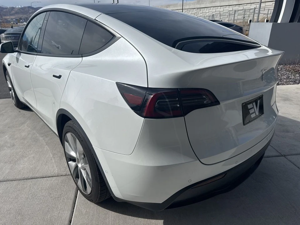 2022 Tesla Model Y - Image 6 of 21