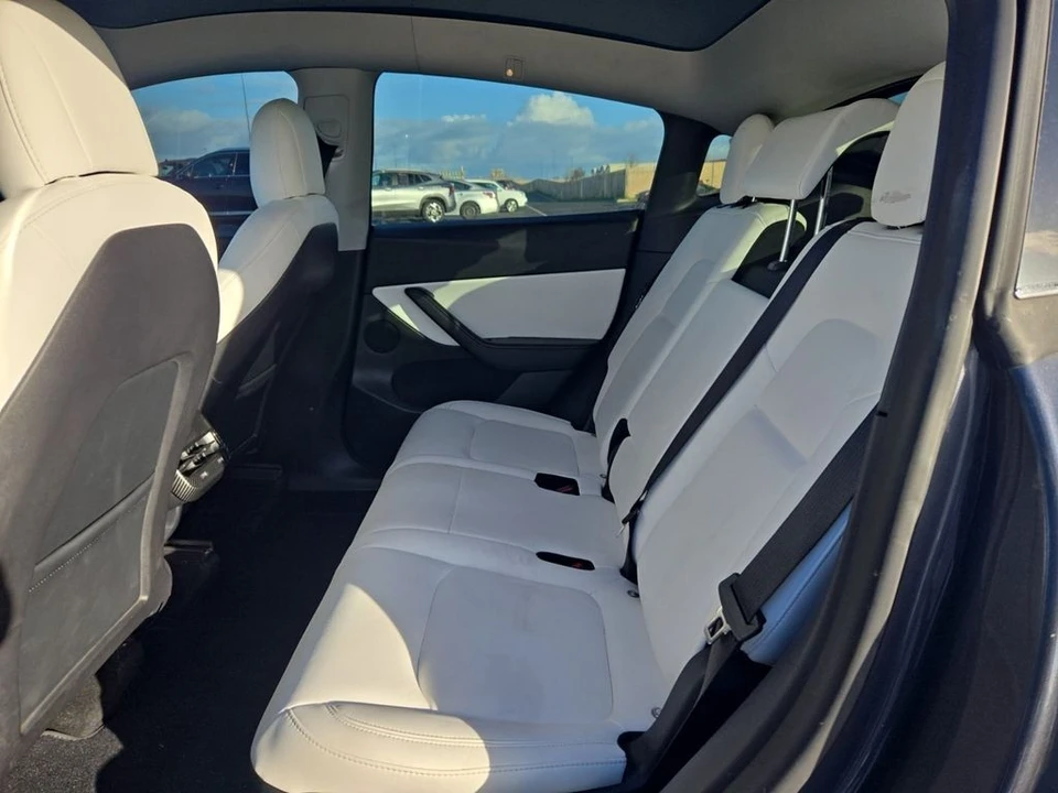 2022 Tesla Model Y - Image 5 of 6
