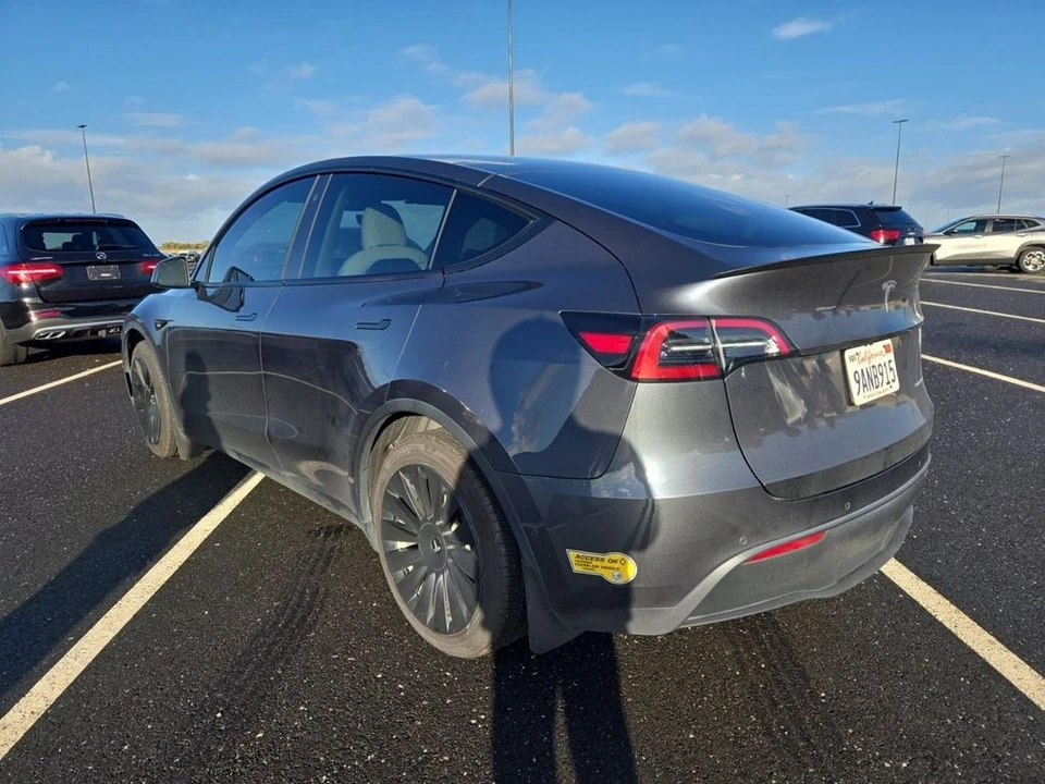 2022 Tesla Model Y - Image 3 of 6
