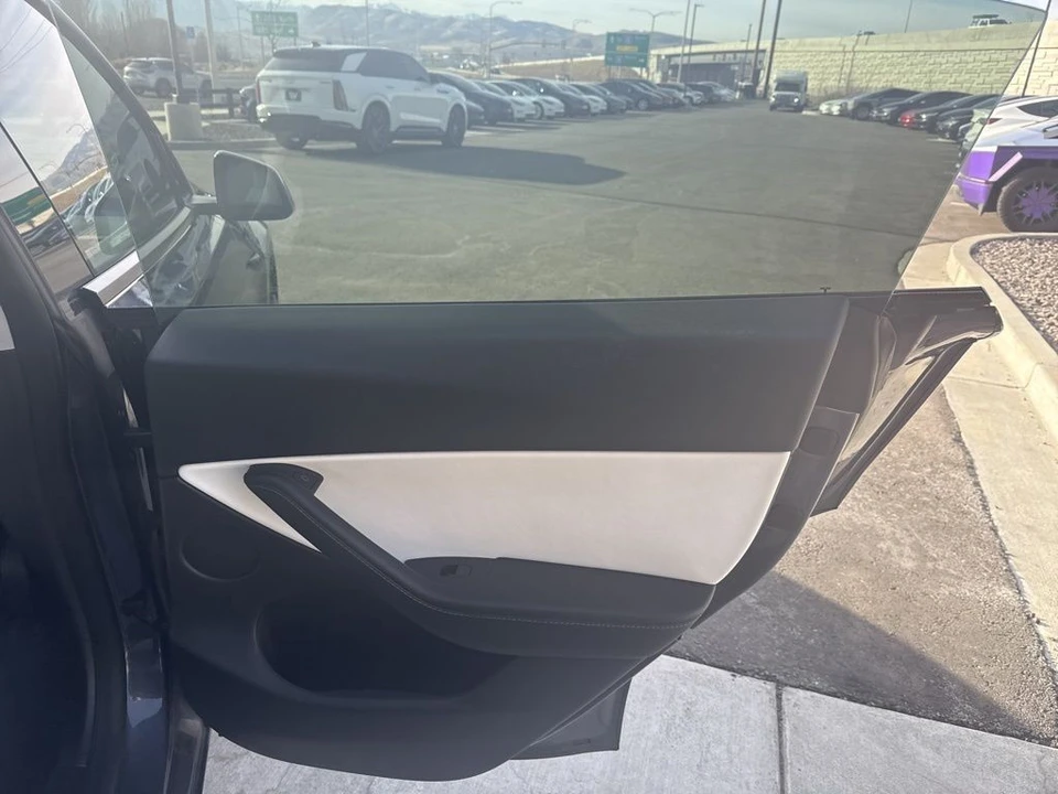 2022 Tesla Model Y - Image 20 of 21