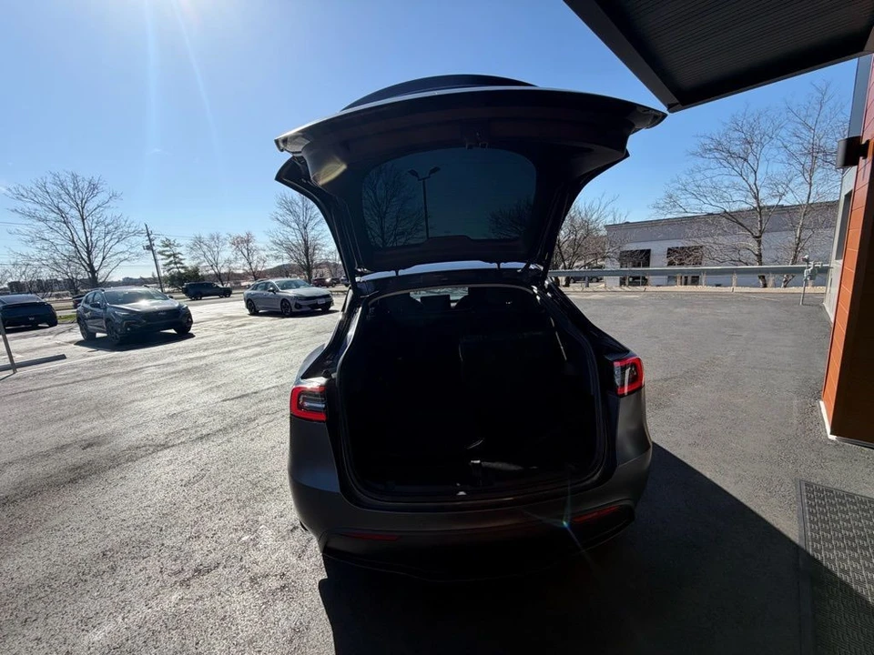 2022 Tesla Model Y - Image 5 of 17