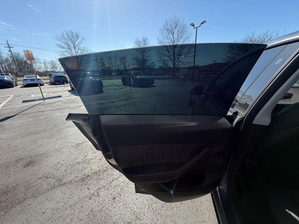 2022 Tesla Model Y - Image 8 of 17