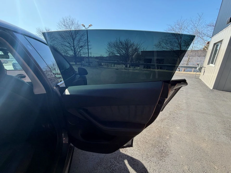 2022 Tesla Model Y - Image 13 of 17