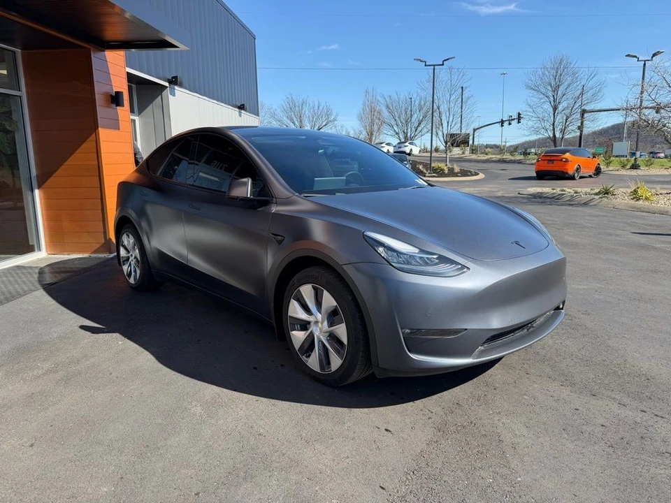 2022 Tesla Model Y - Image 3 of 17