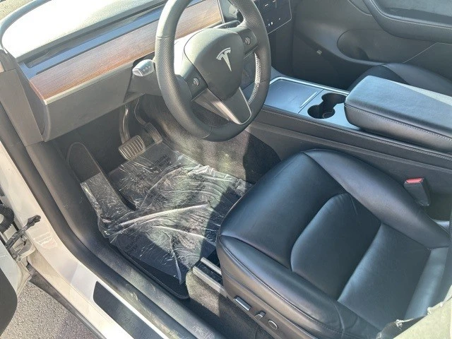 2022 Tesla Model Y - Image 11 of 21