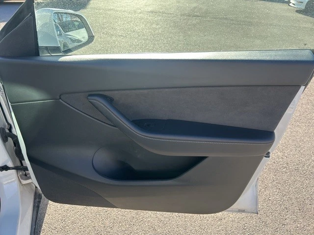 2022 Tesla Model Y - Image 20 of 21