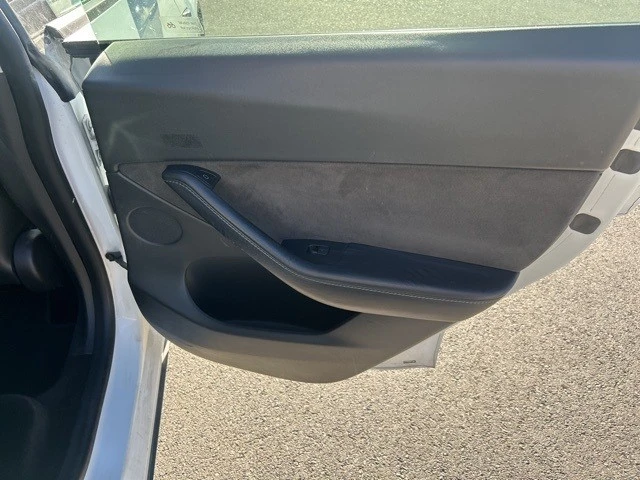 2022 Tesla Model Y - Image 17 of 21