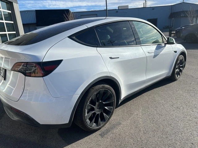2022 Tesla Model Y - Image 8 of 21