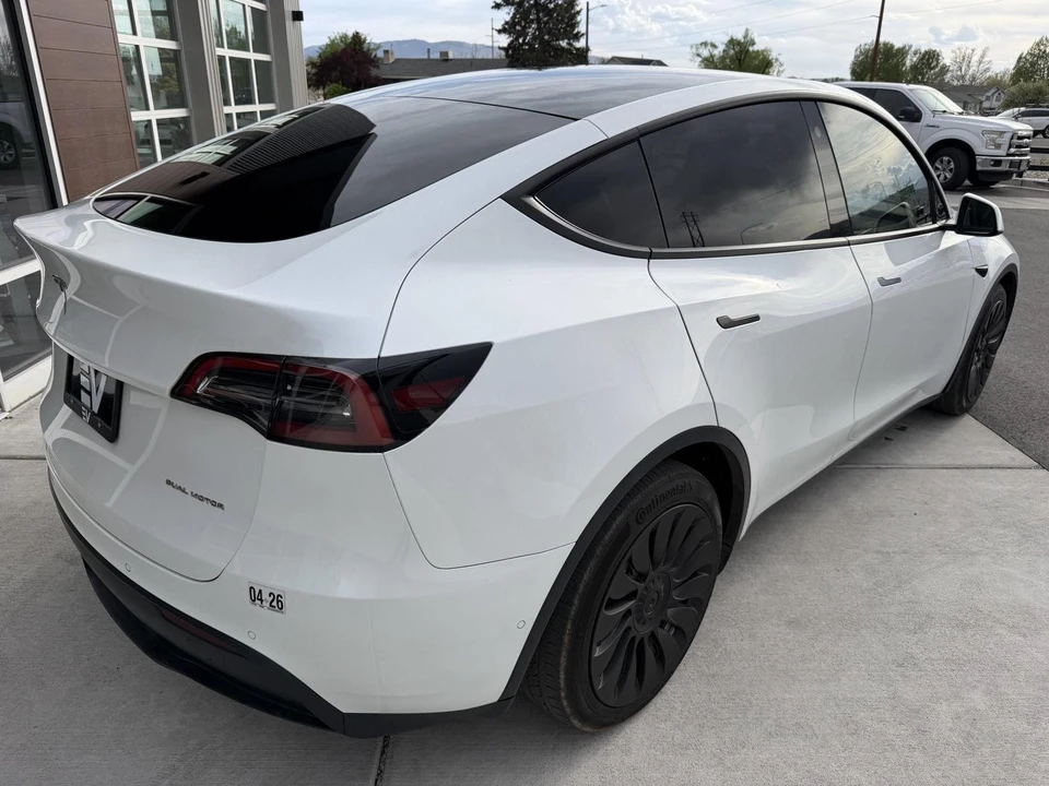2022 Tesla Model Y - Image 8 of 21