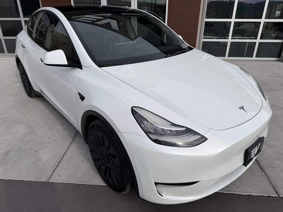 2022 Tesla Model Y - Image 2 of 21