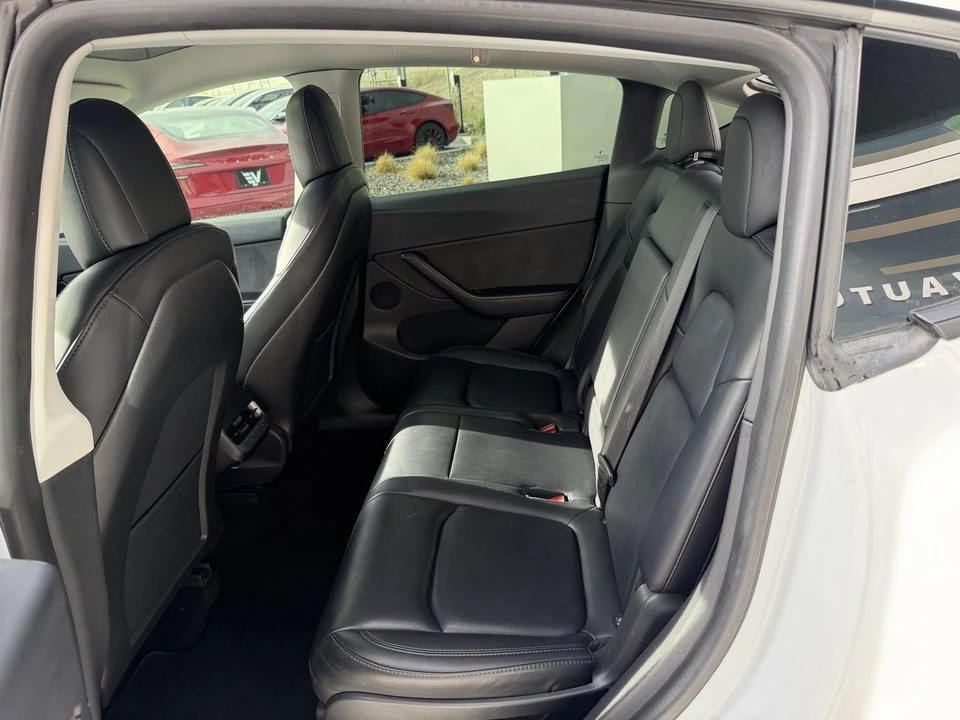2022 Tesla Model Y - Image 15 of 21