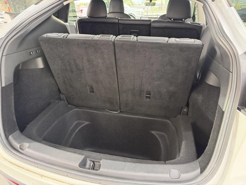 2022 Tesla Model Y - Image 18 of 21