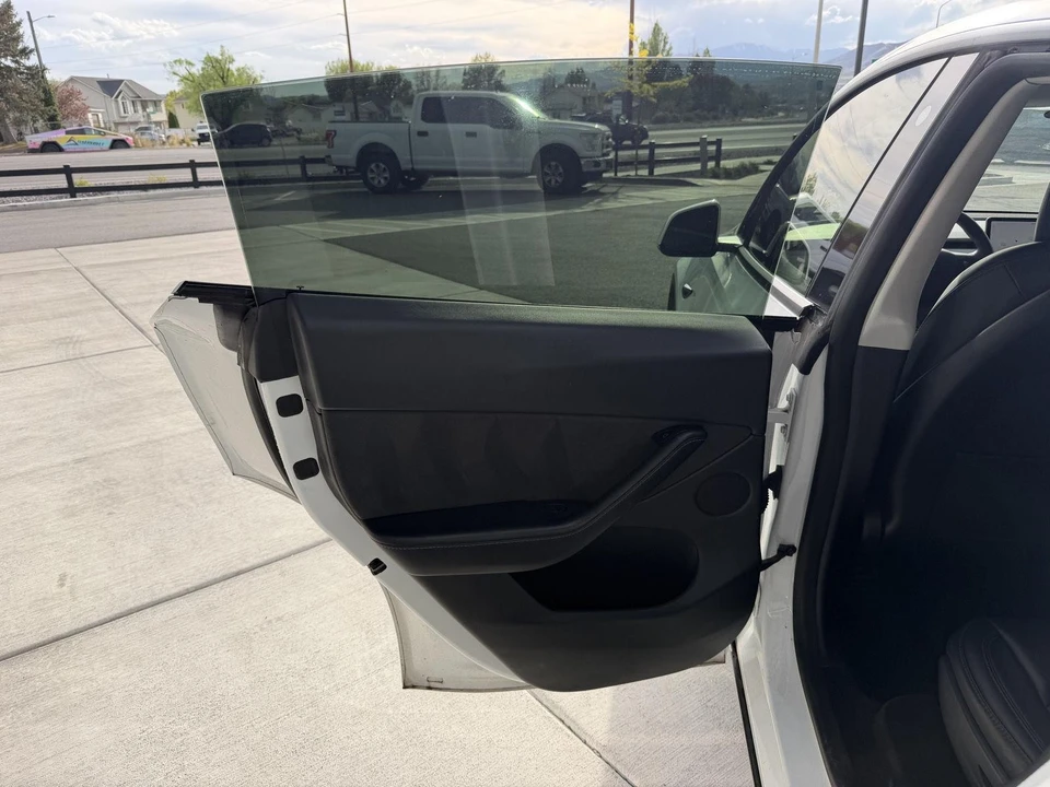 2022 Tesla Model Y - Image 14 of 21