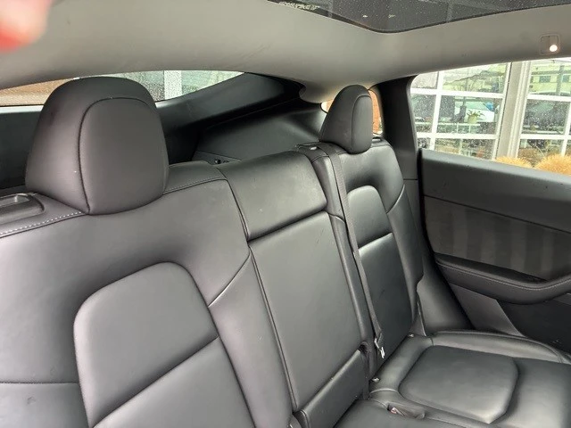 2022 Tesla Model Y - Image 16 of 21