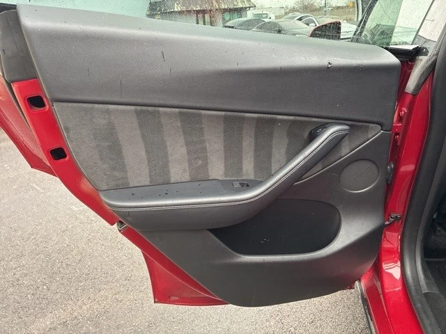 2022 Tesla Model Y - Image 12 of 21