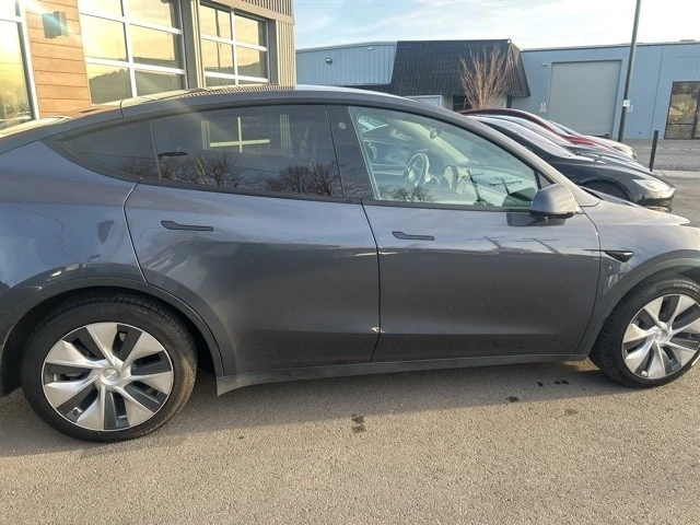 2022 Tesla Model Y - Image 9 of 21