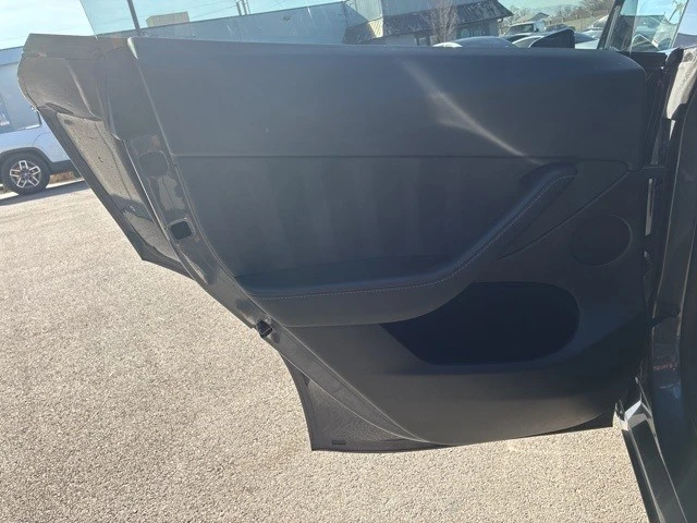 2022 Tesla Model Y - Image 15 of 21