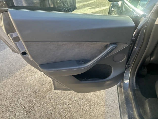 2022 Tesla Model Y - Image 14 of 21