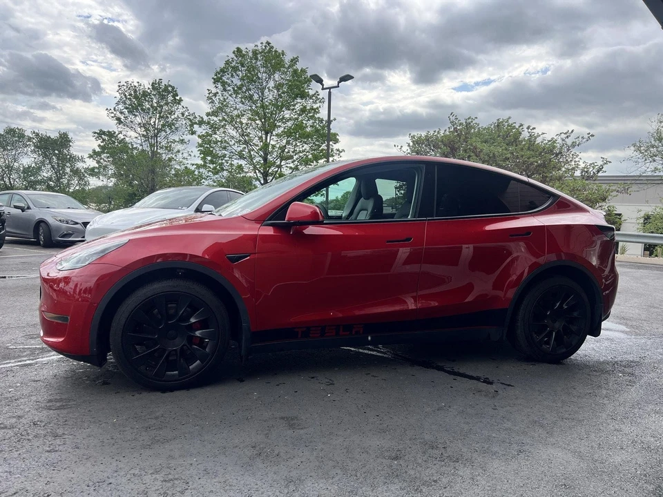 2022 Tesla Model Y - Image 3 of 16