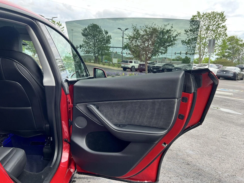 2022 Tesla Model Y - Image 13 of 16