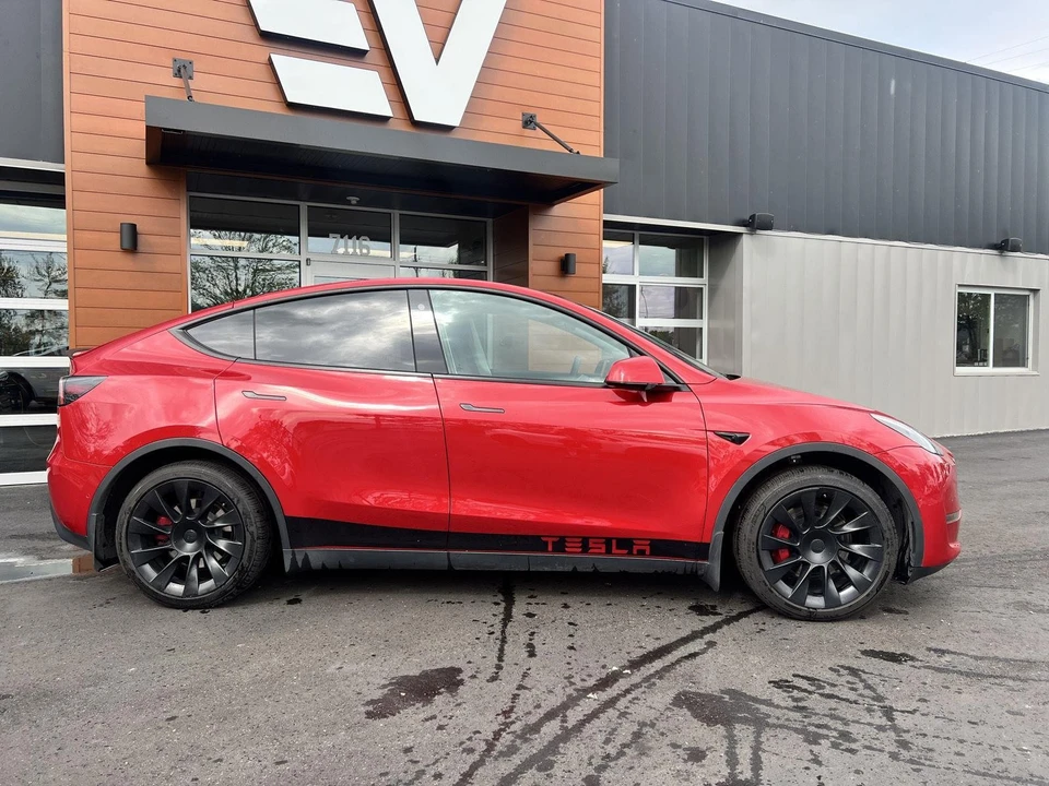 2022 Tesla Model Y - Image 4 of 16