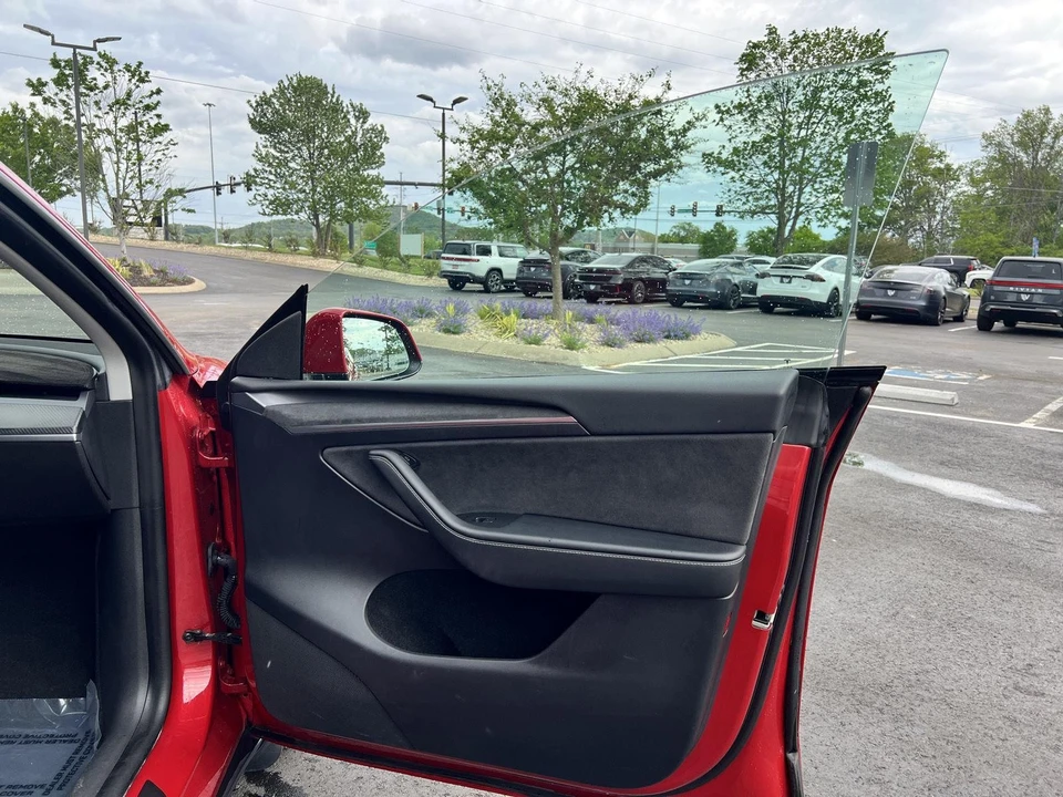 2022 Tesla Model Y - Image 11 of 16