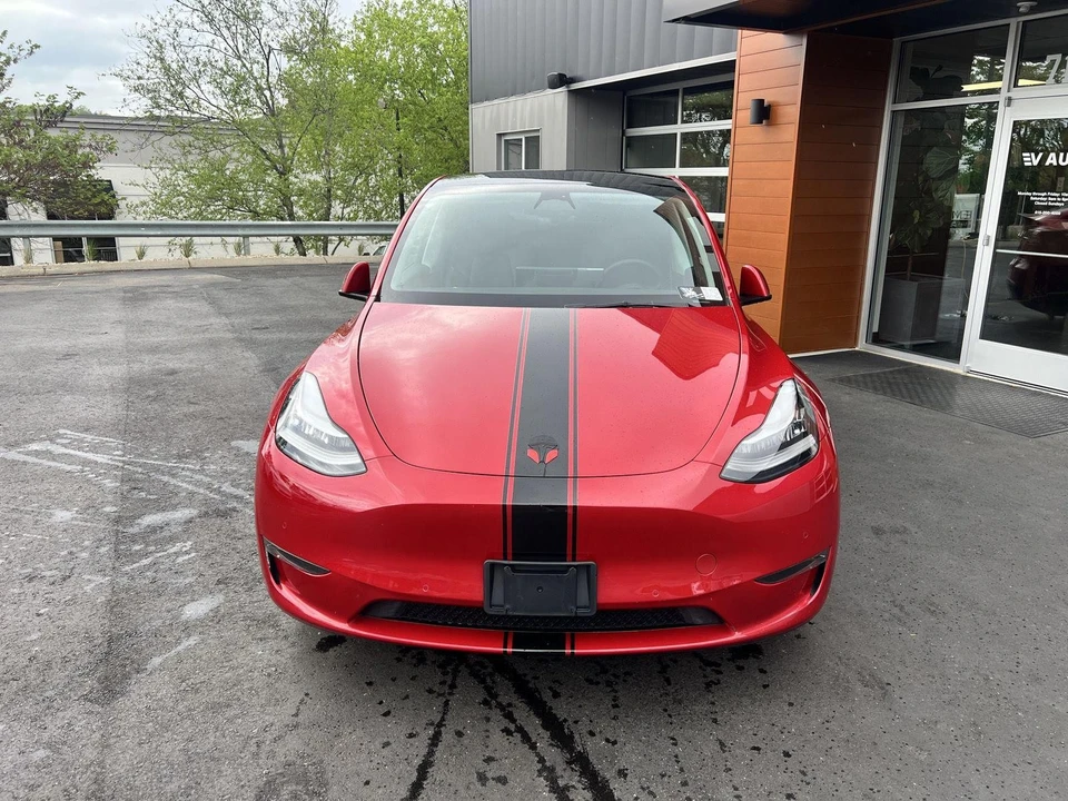 2022 Tesla Model Y - Image 2 of 16