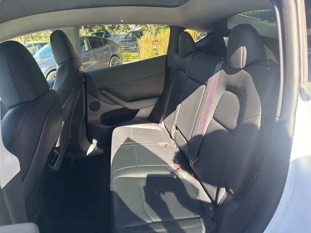 2022 Tesla Model Y - Image 15 of 21